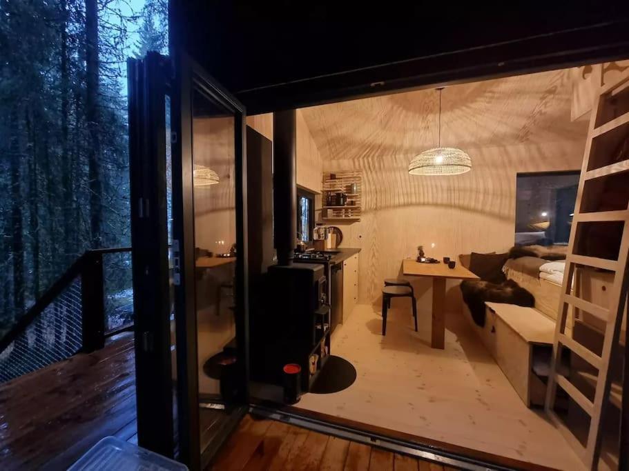 Treetop Ekne - Hytte I Skogen Med Hengebru Hotel Levanger Ngoại thất bức ảnh