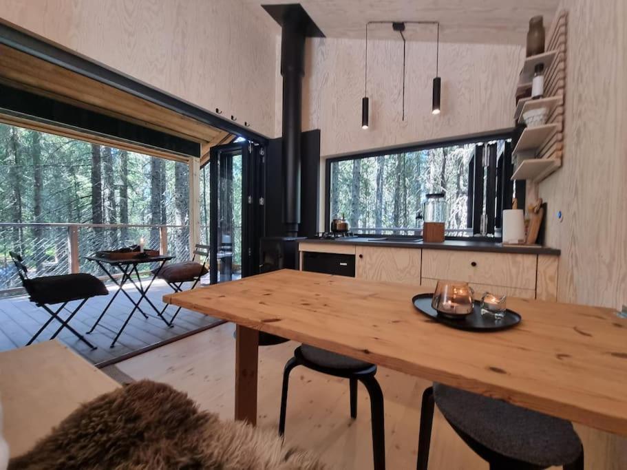 Treetop Ekne - Hytte I Skogen Med Hengebru Hotel Levanger Ngoại thất bức ảnh